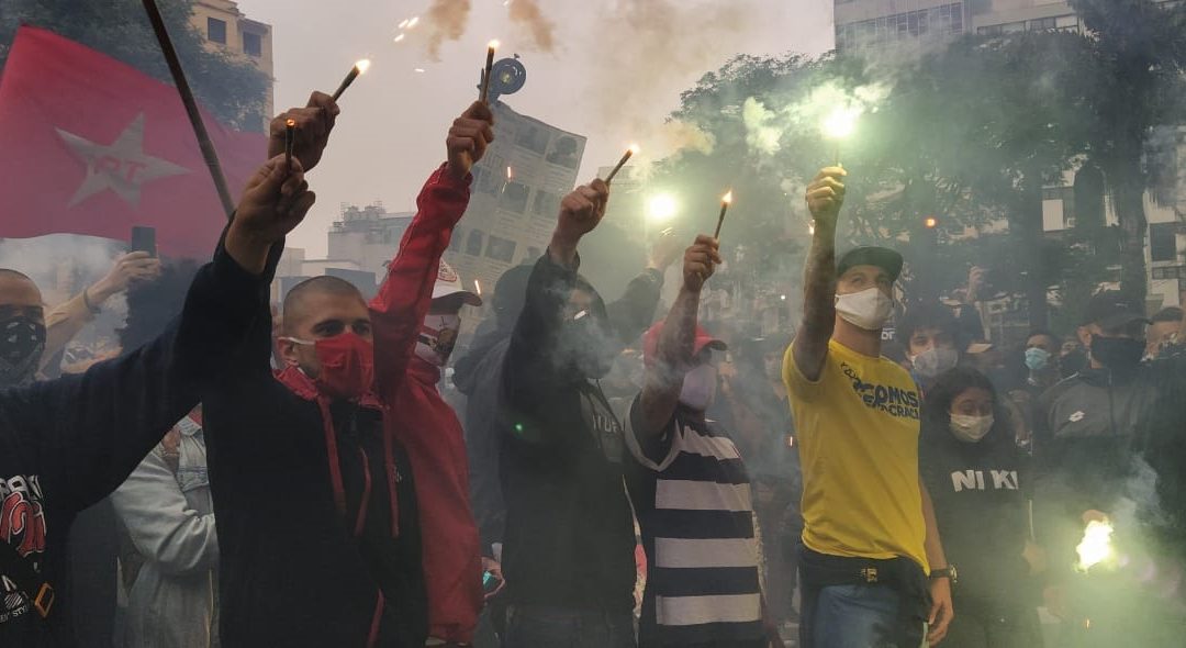 Torcidas antifascistas organizam lado popular do futebol para combater opressões e a extrema-direita