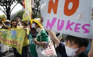 foto de protesto de pessoas amarelas.